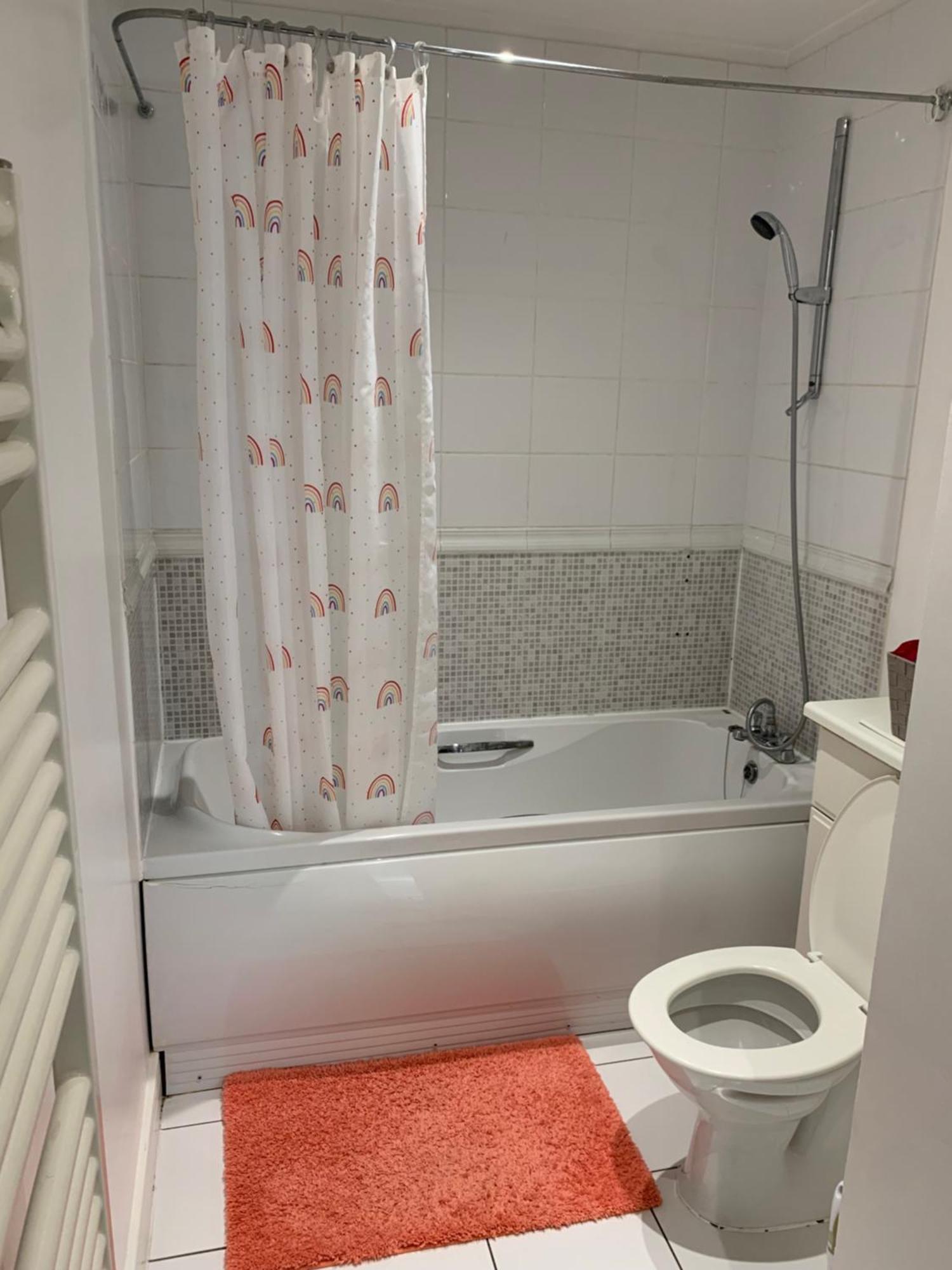 Room In Stratford With Private Bathroom And Parking London Exterior photo